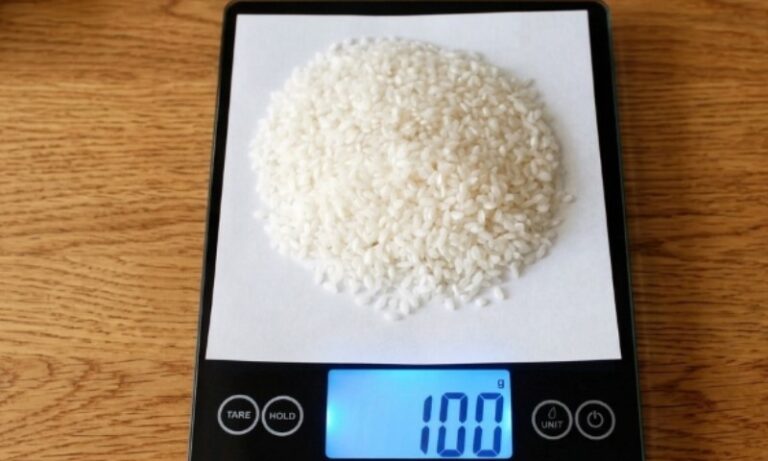 Pirinač kalorije: koliko ima 100 g kuvanog i sirovog pirinča?